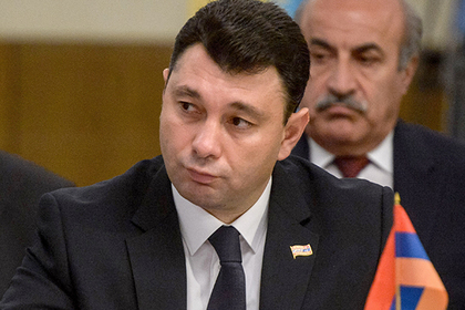 Правящая партия Армении подчинилась требованию оппозиции