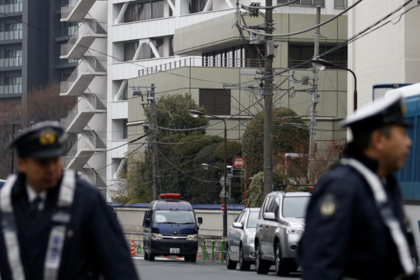 Японец 20 лет держал в клетке психически больного сына