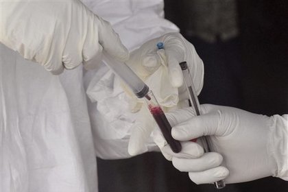 Россию обвинили в намерении использовать Эболу против Украины