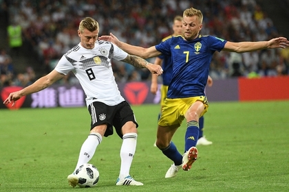 Гол на 95-й минуте вернул Германию в борьбу за плей-офф на ЧМ