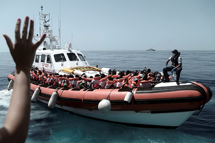 Италия отправила восвояси суда правозащитников с беженцами