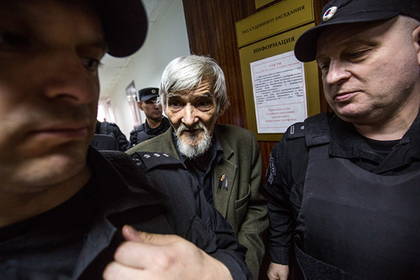 Оправданного судом правозащитника Дмитриева опять заподозрили в разврате