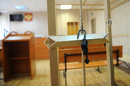 Российский судья без мантии отчитал участников процесса за спортивные костюмы