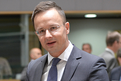 Венгерский министр ответил на украинские обвинения в работе на Россию