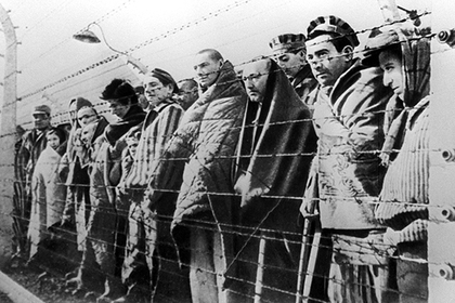 Снимки обнаженных жертв холокоста подверглись блокировке