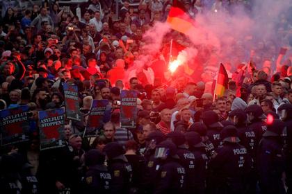 Тысячи неонацистов вышли на улицы из-за убийства немца мигрантами