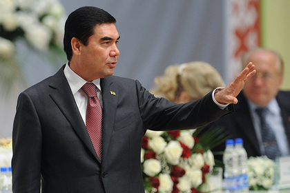 Таджики обомлели от культа личности президента Туркмении